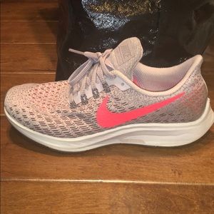 Nike zoom Pegasus tennis shoes